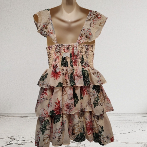🆕 Sale 💯 Floral Ruffle Dress - Picture 3 of 3